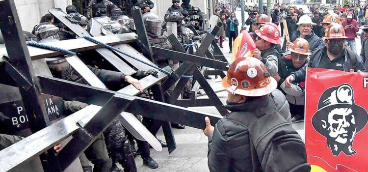 Gobierno respalda ley antibloqueo y confirma respeto al derecho a la protesta en Bolivia