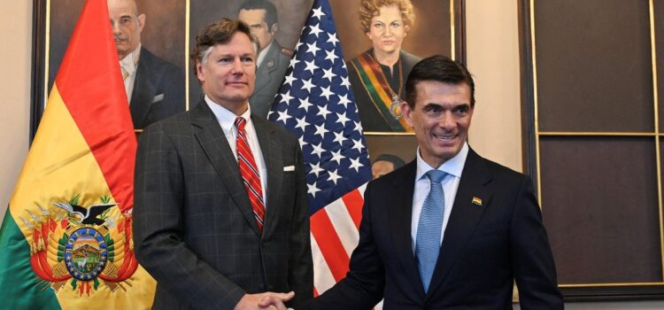 Estados Unidos envía misión técnica a Bolivia para relanzar programas de cooperación