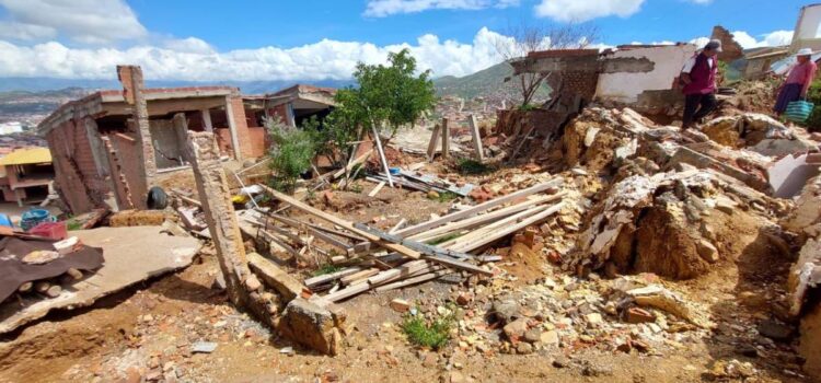Alcaldía de Cochabamba declara inhabitable zona con deslizamientos y advierte sobre resistencia de afectados a evacuar viviendas