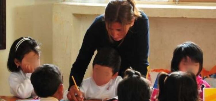 Educación amplía límite de edad para inscribir niños en pre kínder en Bolivia