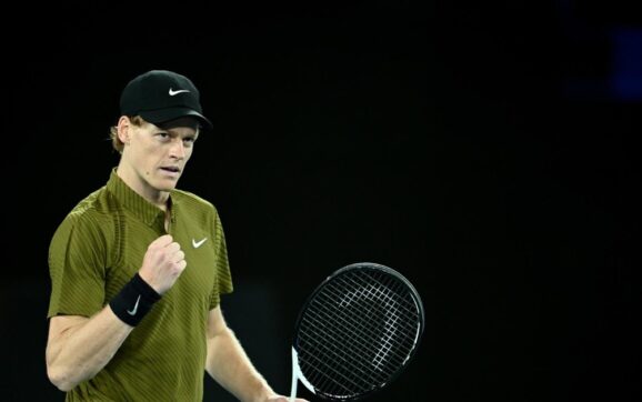 Jannik Sinner avanza en Roland Garros y mantiene viva la ilusión del tricampeonato