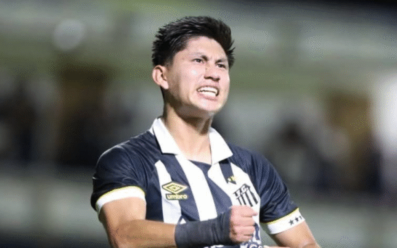 Miguelito Terceros suma minutos en clásico albinegro de fútbol boliviano