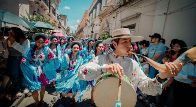 Carnaval Chapaco 2026 impulsa tradición con jinetes comadres y el diablo en Santa Cruz