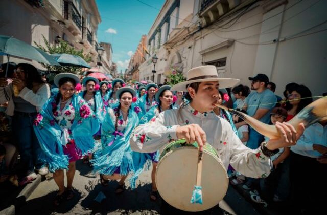 Carnaval Chapaco 2026 impulsa tradición con jinetes comadres y el diablo en Santa Cruz