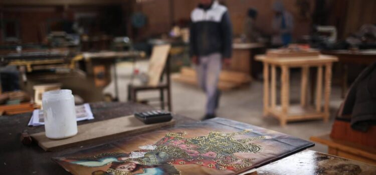 Jóvenes privados de libertad en Cochabamba impulsan artesanías para su reinserción social