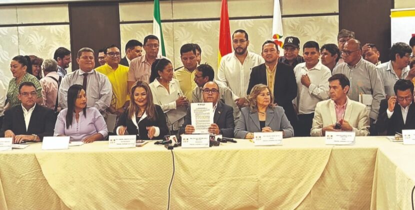 Frentes políticos firman acuerdo en Bolivia para evitar guerra sucia y respetar votos