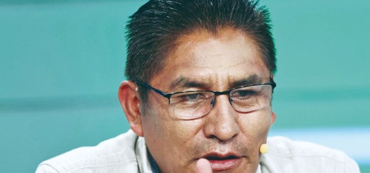 Félix Patzi advierte que 85 por ciento de impuestos se concentra en gobierno central y urge pacto fiscal