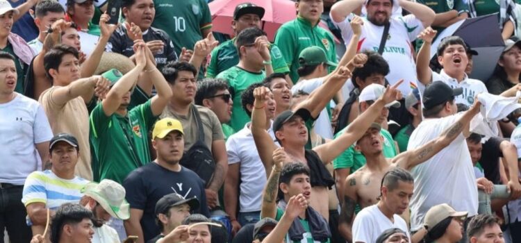 El Tahuichi impulsa la emoción con el Himno Nacional en su fiesta principal