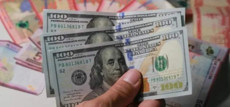 Bolivia anuncia devolución de dólar digital y activa cotización referencial