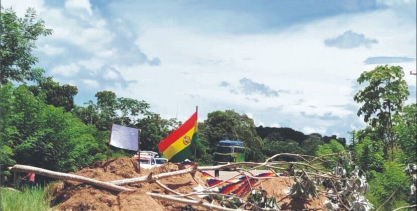 La Asamblea Legislativa Plurinacional recibe presión de COB y Edgar Lara para retirar ley antibloqueo