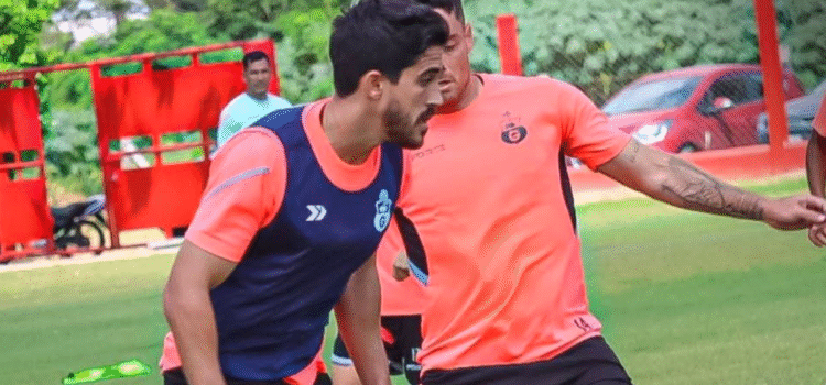 Oriente Petrolero y Guabirá disputan partido a puertas cerradas en Santa Cruz