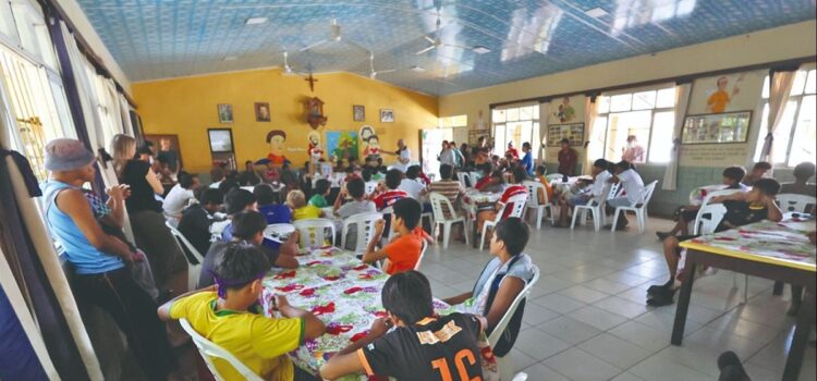 Deuda de más de Bs 1 5 millones pone en riesgo obra social de 19 hogares en Bolivia