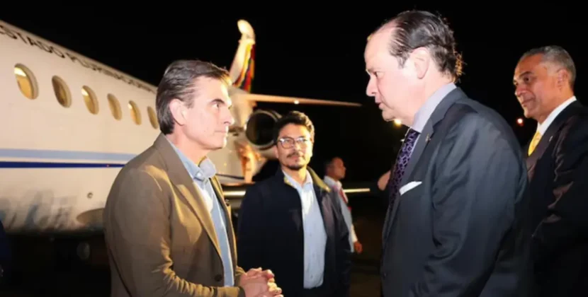 Rodrigo Paz llega a Panamá para participar en foro económico de CAF