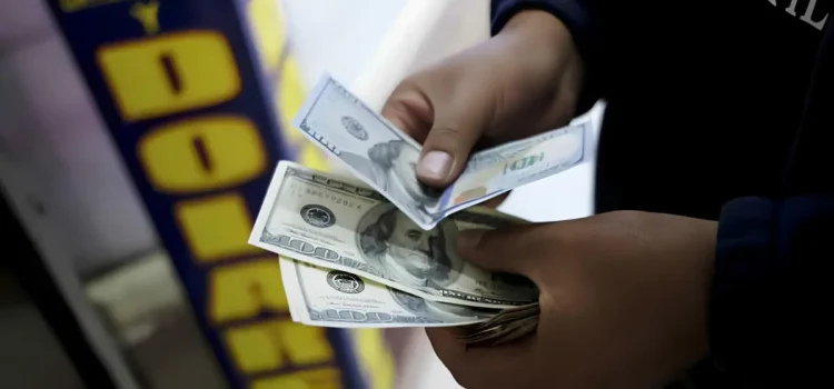 Banco Central de Bolivia confirma baja del dólar a 6 95 bolivianos este miércoles