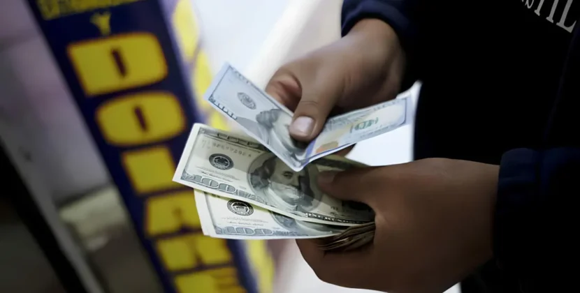 Banco Central de Bolivia confirma baja del dólar a 6 95 bolivianos este miércoles