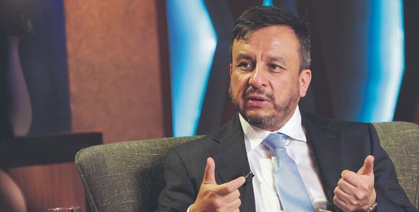 Ministerio Público cita a ministro Medinaceli por cisternas con agua de planta YPFB en Santa Cruz