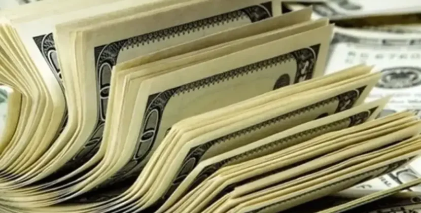 Economista boliviano advierte que la confianza reduce la demanda de dólares y urge atacar déficit