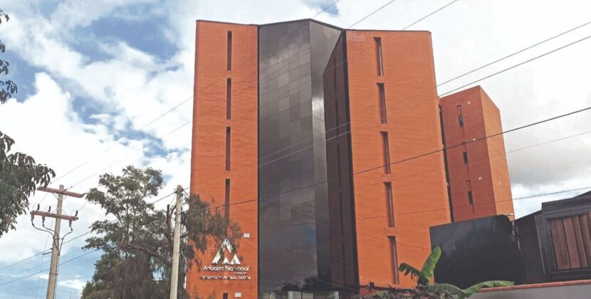 Aduana de Bolivia revela red familiar de corrupción por obra con sobreprecio