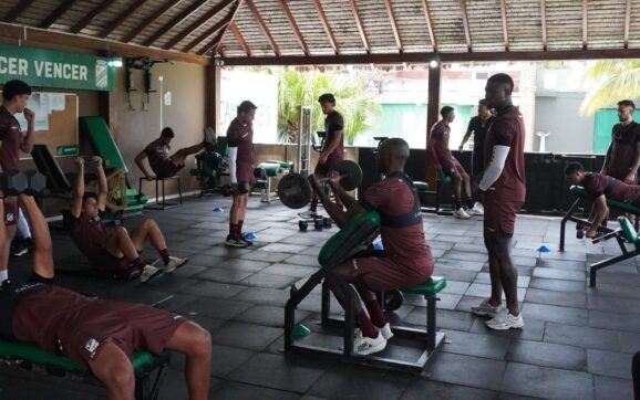 Oriente Petrolero anuncia la incorporación de Ursino y Flores para la temporada