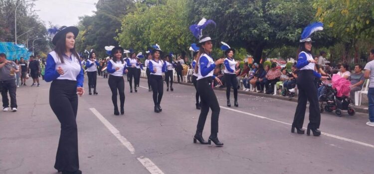 Fraternidades en Cochabamba impulsan precarnavalera con más de 70 grupos rumbo al Corso de Corsos