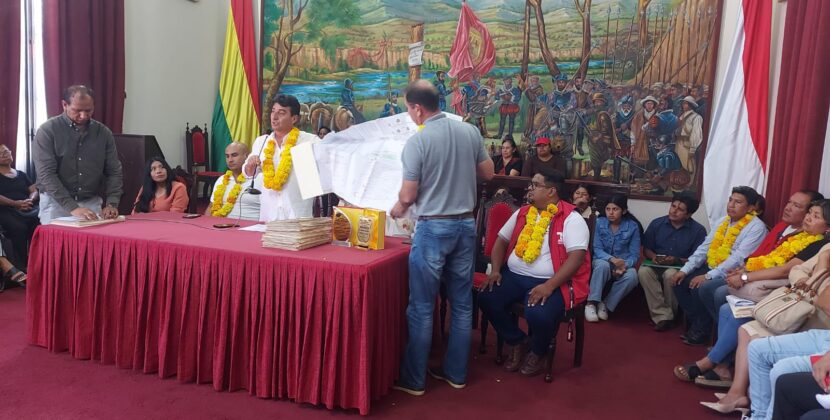 Alcaldía entrega 179 planimetrías y incorpora 18 mil familias a la ciudad