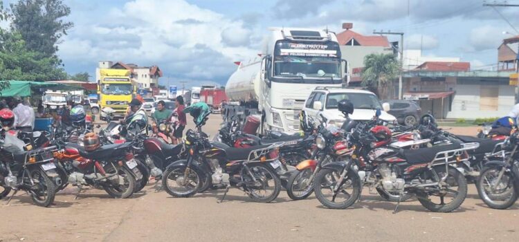 Mototaxistas de Montero exigen reunión al Gobierno y anuncian paro indefinido por gasolina