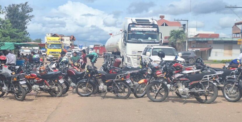 Mototaxistas de Montero exigen reunión al Gobierno y anuncian paro indefinido por gasolina