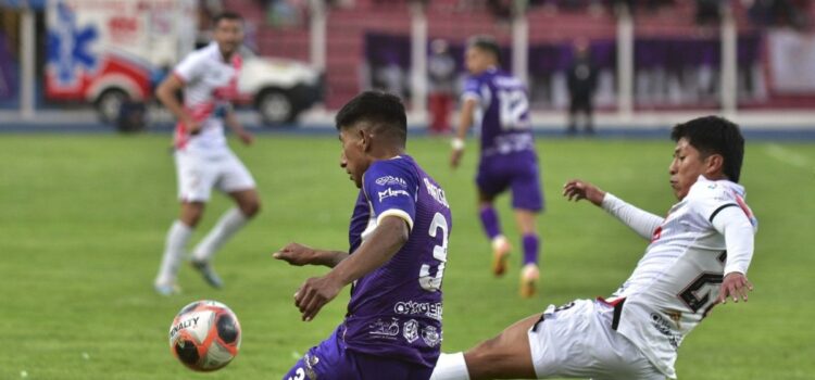 Real Potosí y Nacional disputan en Potosí el pase a cuartos de final del torneo nacional