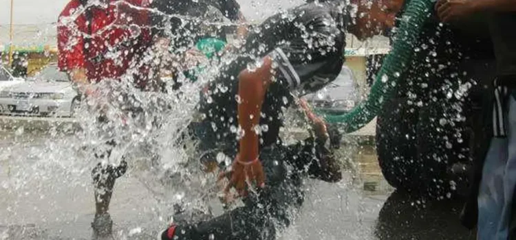 Ministerio de Desarrollo Productivo anuncia restricciones al uso de agua potable en Carnaval