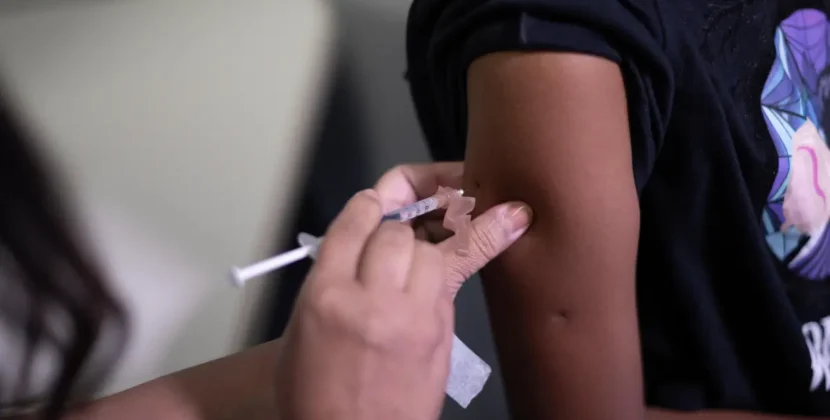 Sedes de Santa Cruz pide al Gobierno comprar vacunas contra dengue y chikungunya