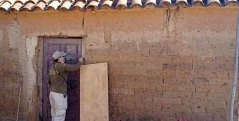 Investigan en La Paz muerte de mujer hallada debajo de cama con heridas de arma blanca