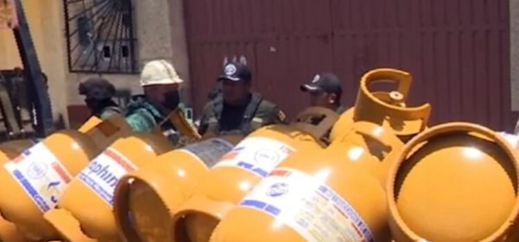 Policía de El Alto descubre sitio ilegal de garrafas de GLP y aprehende a mujer