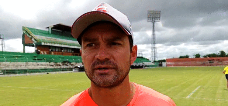 Joaquín Monasterio califica de positivo el amistoso ante Oriente en La Paz