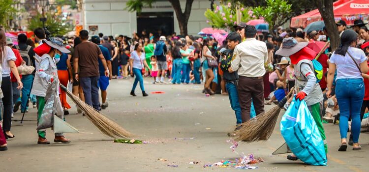 EMAT impulsa gestión ambiental en Santa Cruz con nuevos carros basureros adquiridos