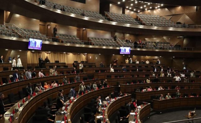 Diputados retomarán ley antibloqueos tras Carnaval y culpan a evistas por bloqueos