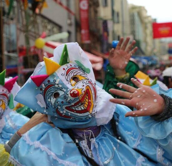 La Paz cierra cinco vías principales este domingo por la Farándula de Pepinos