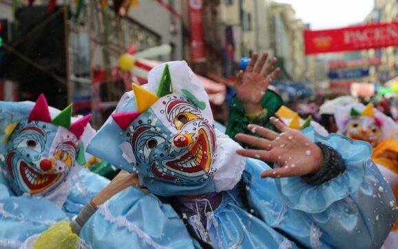 La Paz cierra cinco vías principales este domingo por la Farándula de Pepinos