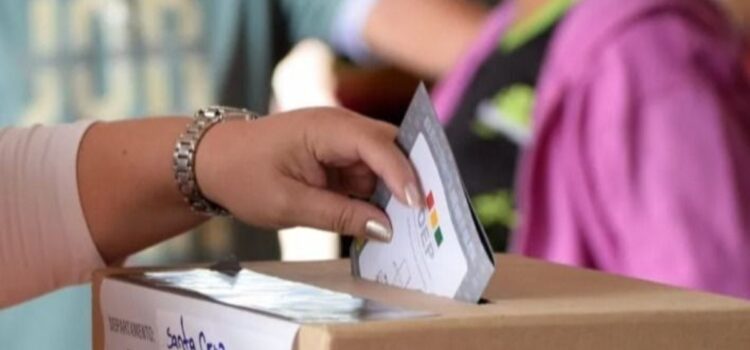 TSE habilita a 7 millones 400 mil electores para comicios de marzo en Bolivia