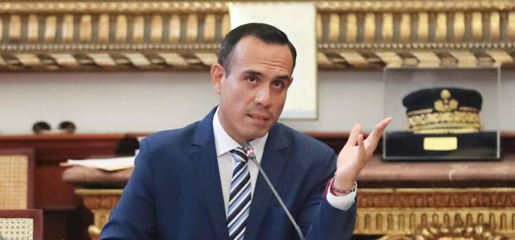 Congreso de Perú admite debate de siete mociones para censurar al presidente Jerí