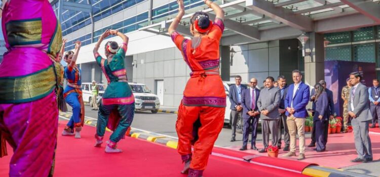 Lara participa en la Cumbre de Impacto de Inteligencia Artificial en Nueva Delhi India