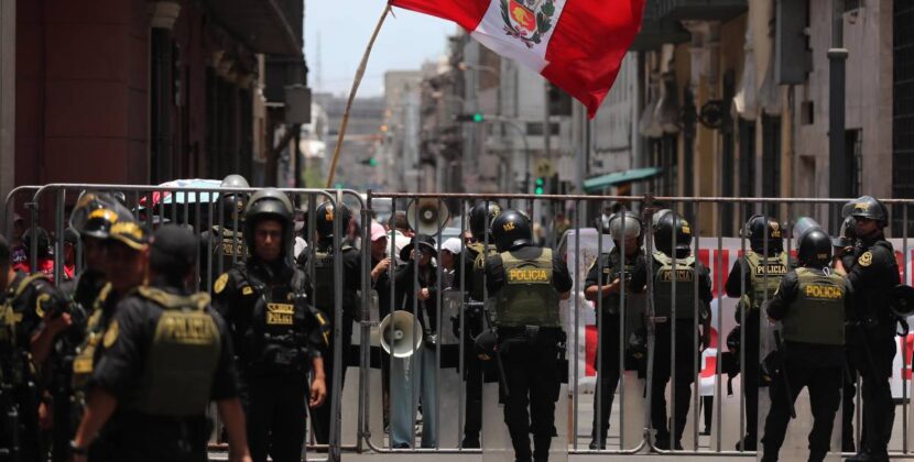 José Jerí asume la presidencia de Perú como octavo cambio en diez años