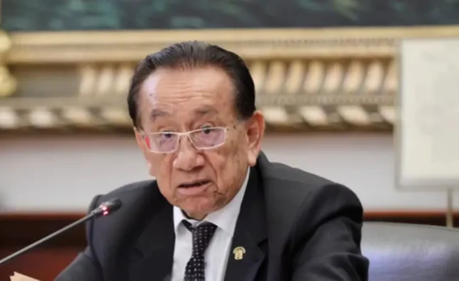 José María Balcázar asume la presidencia de Perú y anuncia reformas clave