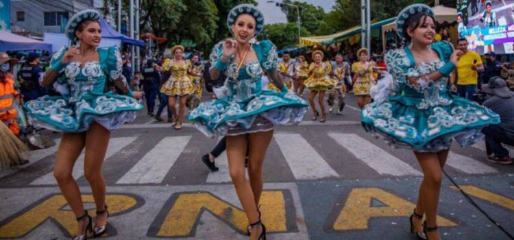 Carnaval de la Concordia 2026 alista graderías para el Corso de Corsos en Santa Cruz