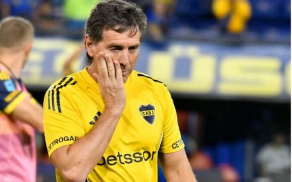 Úbeda confirma nivel destacado de Cavani y aborda enojo de hinchas en Uruguay