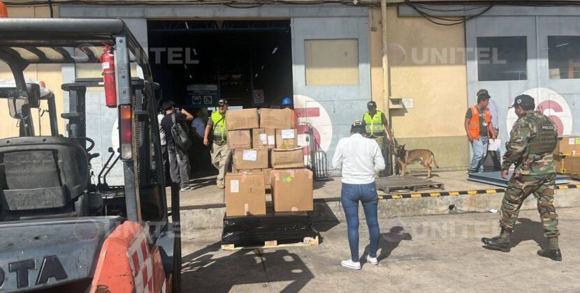 Aduana en Viru Viru allana bodegas con canes tras hallar marihuana en encomiendas