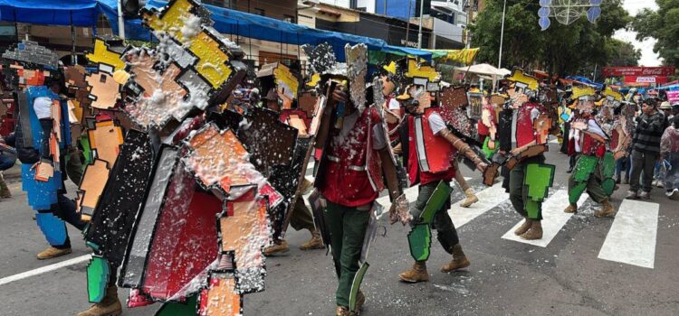 Corso de Corsos impulsa creatividad con disfraces que conquistan Santa Cruz