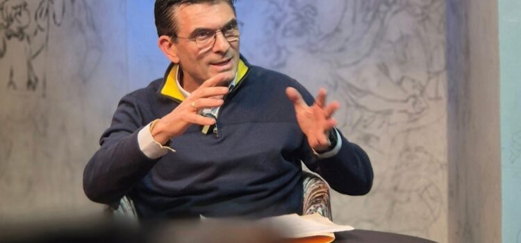 Paz Pereira anuncia paquete de leyes y pide aprobarlo sin presiones en Santa Cruz