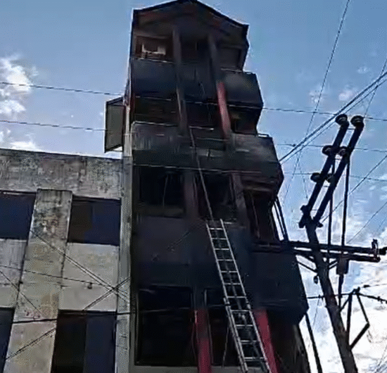 Incendio en Yapacaní causa daños estructurales en edificio de Santa Cruz