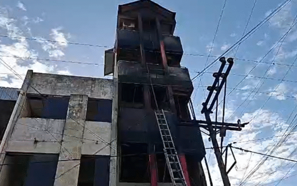 Incendio en Yapacaní causa daños estructurales en edificio de Santa Cruz