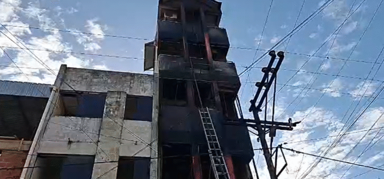 Incendio en Yapacaní causa daños estructurales en edificio de Santa Cruz